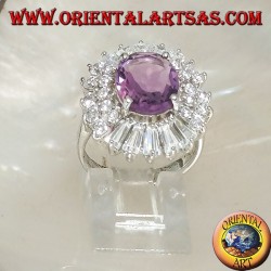 Silberring mit natürlichem ovalem Amethyst, umgeben von Zirkonplatten