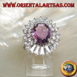 Silberring mit natürlichem ovalem Amethyst, umgeben von Zirkonplatten