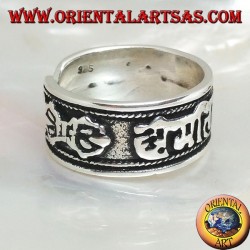 Silver band ring with Tibetan mantra OM MANI PADME HUM in relief (freesize)