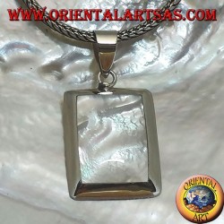 Silver pendant with rectangular mother of pearl on a smooth and essential setting