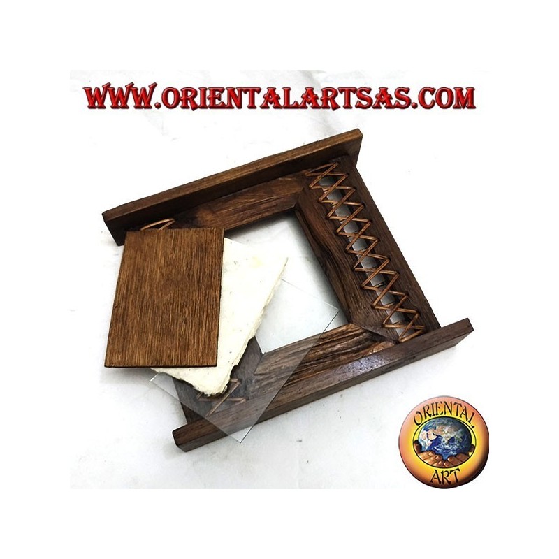 Cornice portafoto in legno di teak antico con corteccia intrecciata sui lati da 28x24 cm