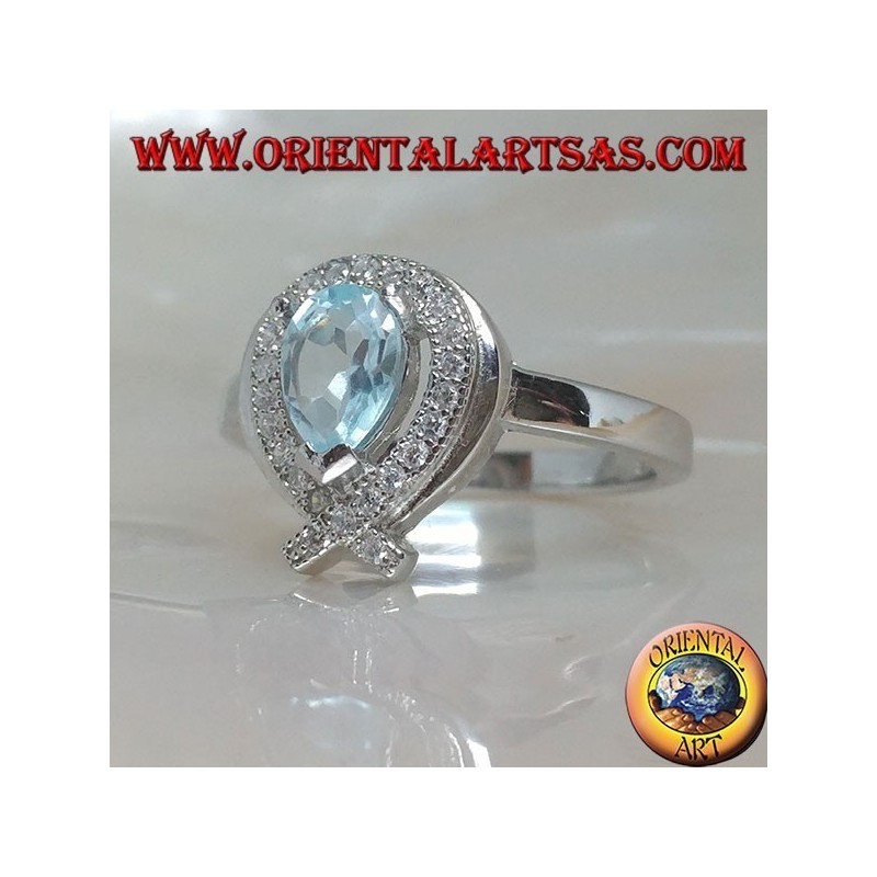 Silberring mit natürlichem blauen Topas, umgeben von Zirkonen (Kreuzung an der Spitze)