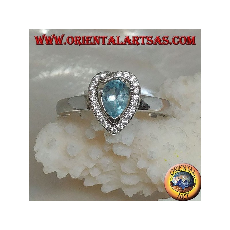Anello in argento con topazio azzurro naturale a goccia incastonato contornato da zirconi 