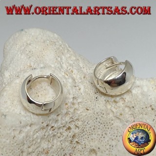 Abgerundeter einfacher Creolen-Silberohrring und 8 x 14 mm Druckknopfverschluss