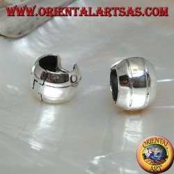 Rounded simple hoop silver earring with two lines and 10 x 14 mm snap closure