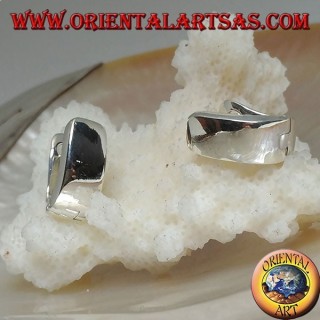 Simple hooped and stretched silver hoop earring with 14 x 12 x 6 mm snap closure
