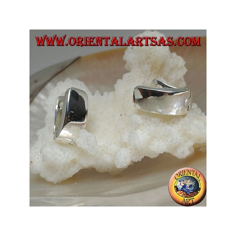 Boucle d'oreille en argent simple et étirée avec fermeture à pression 14 x 12 x 6 mm