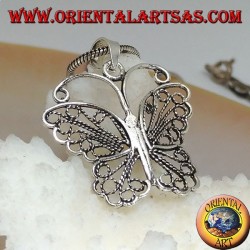 Pendentif en argent en forme de papillon avec ailes et antennes décoratives ajourées