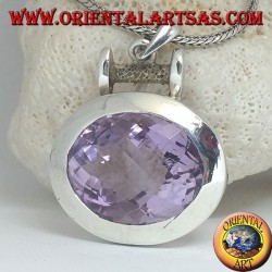 Pendentif en argent avec une splendide grande améthyste naturelle ovale à facettes sur une monture horizontale lisse