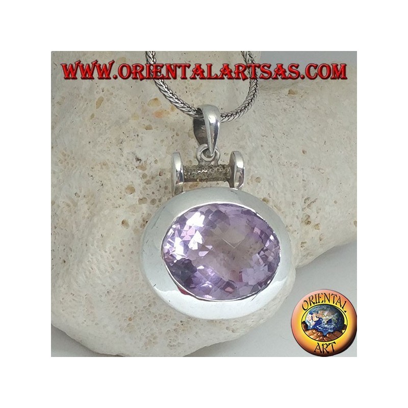 Pendentif en argent avec une splendide grande améthyste naturelle ovale à facettes sur une monture horizontale lisse