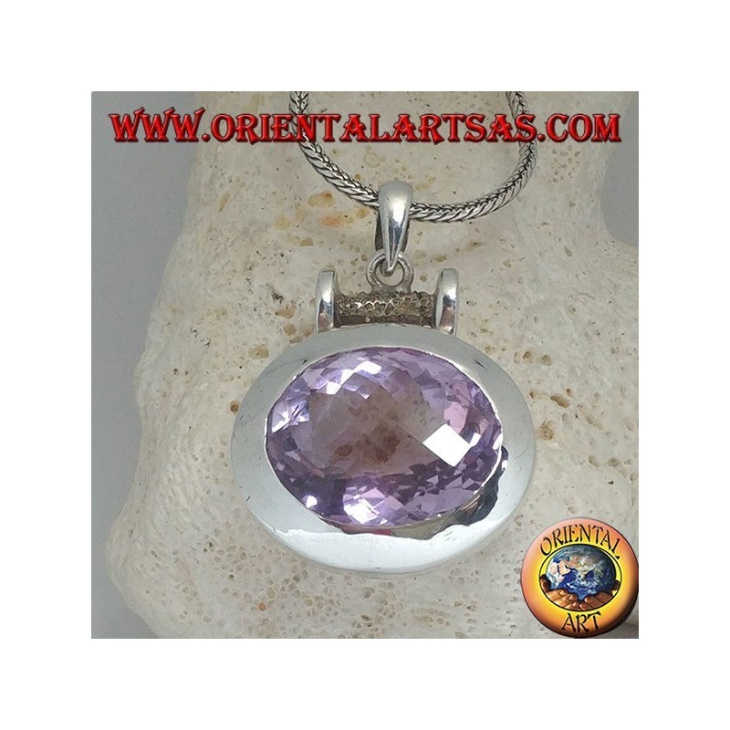 Pendentif en argent avec une splendide grande améthyste naturelle ovale à facettes sur une monture horizontale lisse