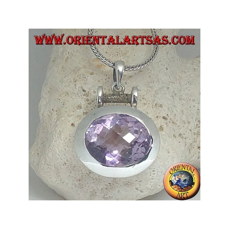 Colgante de plata con una espléndida amatista natural facetada ovalada grande en una configuración horizontal lisa