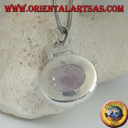 Colgante de plata con una espléndida amatista natural facetada ovalada grande en una configuración horizontal lisa