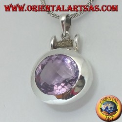 Colgante de plata con una espléndida amatista natural facetada ovalada grande en una configuración horizontal lisa