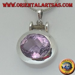 Colgante de plata con una espléndida amatista natural facetada ovalada grande en una configuración horizontal lisa