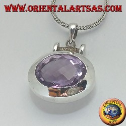 Pendentif en argent avec une splendide grande améthyste naturelle ovale à facettes sur une monture horizontale lisse