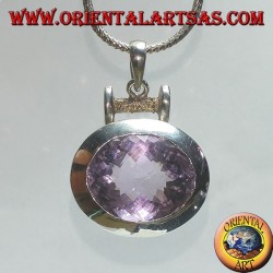 Pendentif en argent avec une splendide grande améthyste naturelle ovale à facettes sur une monture horizontale lisse