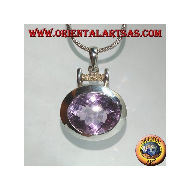 Pendentif en argent avec une splendide grande améthyste naturelle ovale à facettes sur une monture horizontale lisse