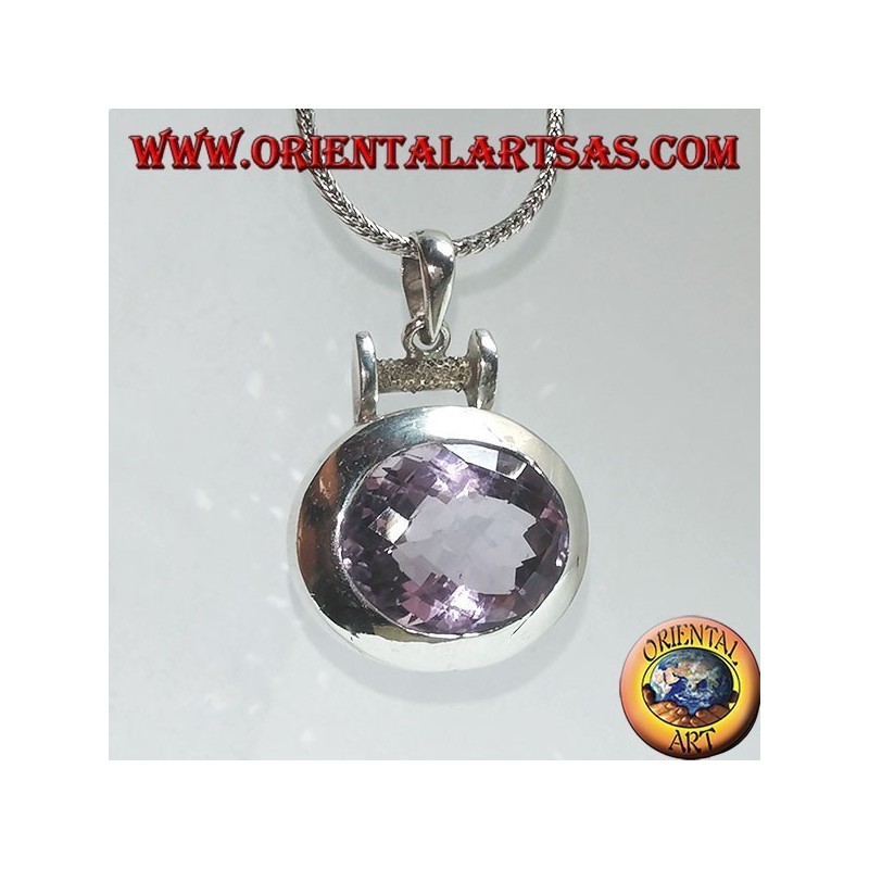Ciondolo in argento con una splendida grande ametista naturale ovale sfacettata su montatura liscia orizzontale