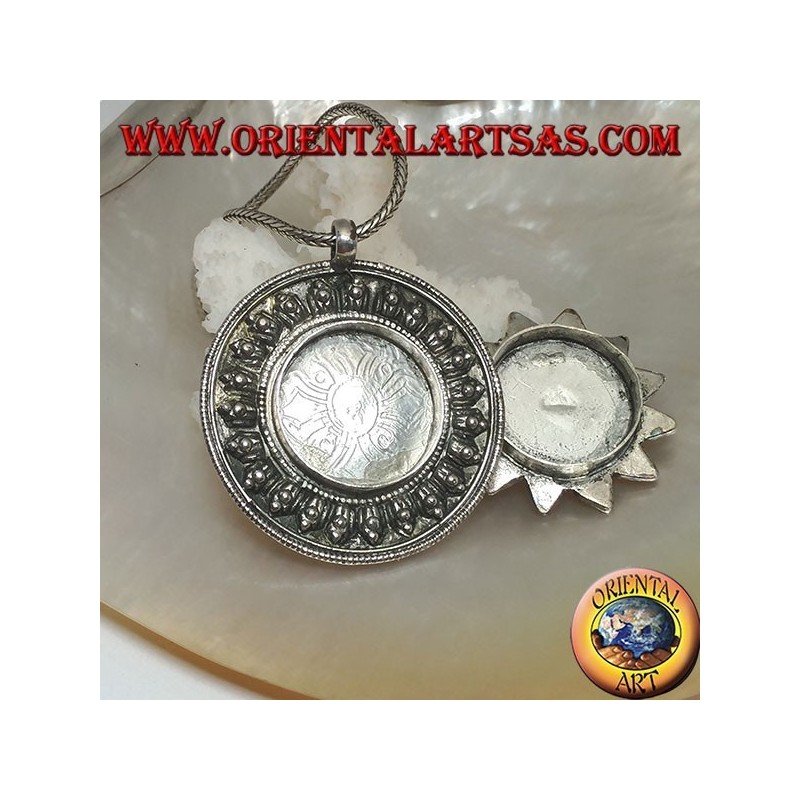Colgante de caja de medallón de plata con tapa de flores con coral antiguo y turquesa y piedra lunar central