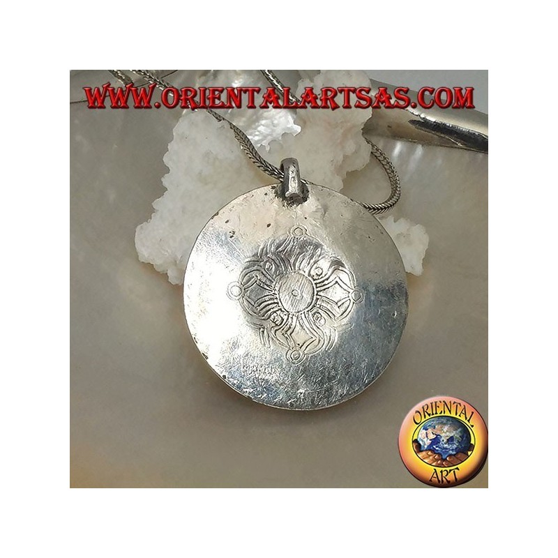 Ciondolo in argento medaglione a scatola con coperchio a fiore con coralli e turchesi antichi e pietra di luna centrale