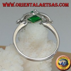 Anillo de plata con esmeralda sintética cuadrada rómbica y r4 líneas onduladas de circonita cúbica alrededor