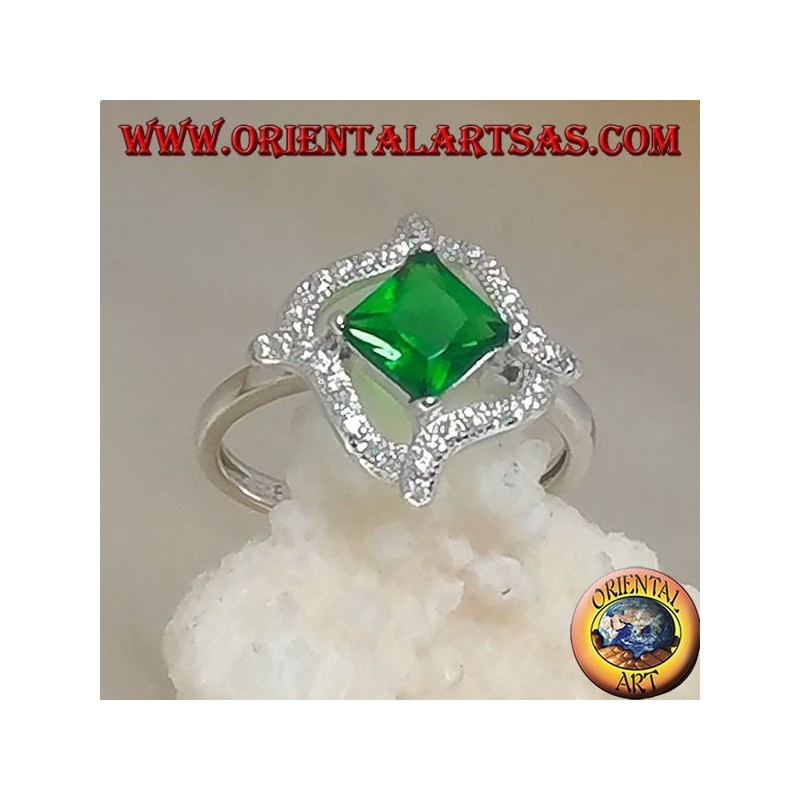 Anillo de plata con esmeralda sintética cuadrada rómbica y r4 líneas onduladas de circonita cúbica alrededor
