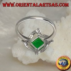 Bague en argent avec émeraude synthétique carrée rhombique et lignes ondulées r4 de zircone cubique autour