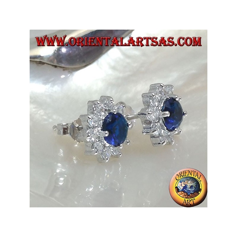 Pendientes lobulares de plata con zafiro sintético redondo engastado en circonitas.