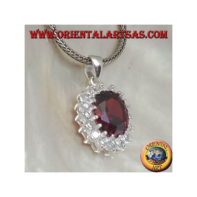 Pendentif en argent avec grenat ovale à facettes serti de zircons ronds