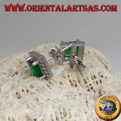Boucles d'oreilles en argent avec émeraude synthétique carrée entourées de zircons