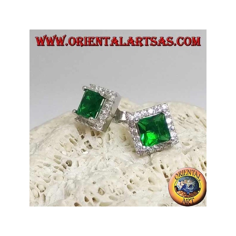 Boucles d'oreilles en argent avec émeraude synthétique carrée entourées de zircons