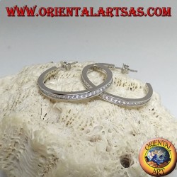 Pendientes sencillos de plata con círculo cuadrado y una hilera de circonitas blancas centrales de 30 mm