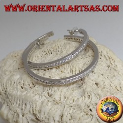 Simple squared circle silver earrings with a row of 40 mm central white zircons