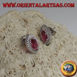 Boucles d'oreilles en argent avec rubis navette synthétiques serties de zircons blancs