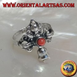 Anillo de plata con Gantha y Dorje intersectados y antiguo coral redondo tibetano