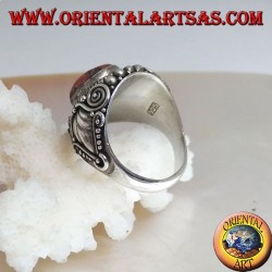 Bague en argent avec corail fossile tibétain antique et décorations ethniques faites à la main
