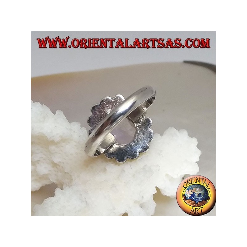 Anello in argento con ametista naturale ovale sfaccettata contornata da dischetti