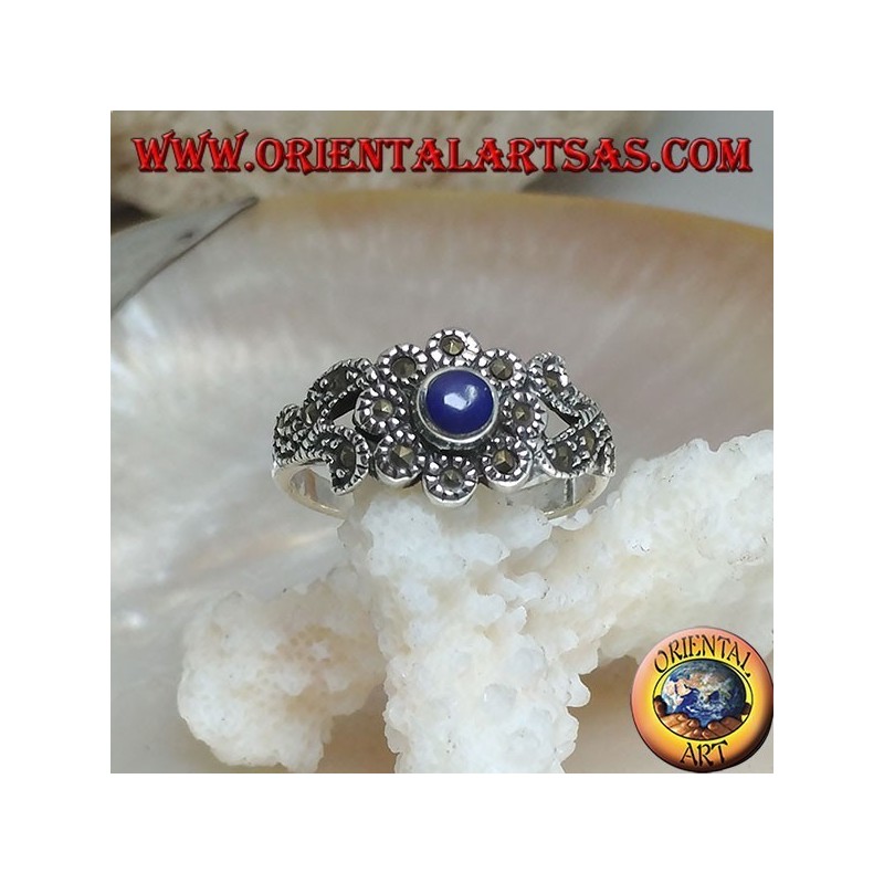 Silberring mit natürlichem rundem Lapislazuli und Blumendekorationen mit Markasit besetzt