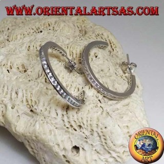 Boucles d'oreilles simples en argent avec cercle carré et une rangée de zircons blancs centraux de 25 mm