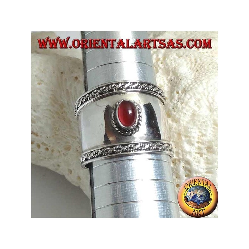 Anillo de plata de banda ancha con cornalina ovalada y tejidos de contorno, Bali