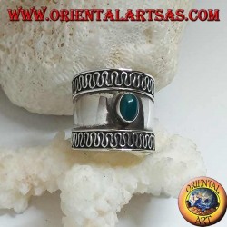 Anillo de plata de banda ancha con ágata verde ovalada y contorno serpentino, Bali
