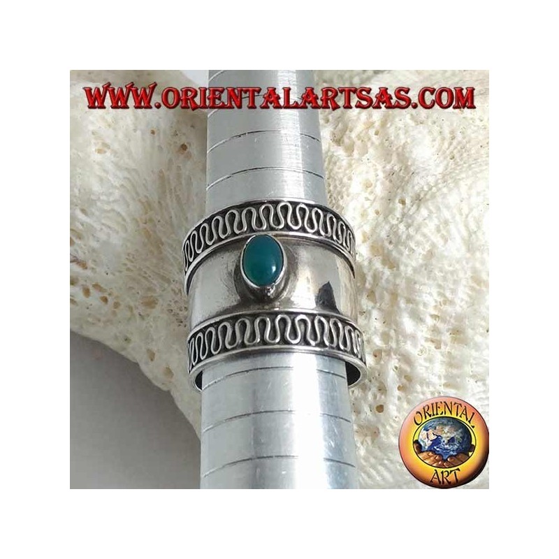 Anillo de plata de banda ancha con ágata verde ovalada y contorno serpentino, Bali