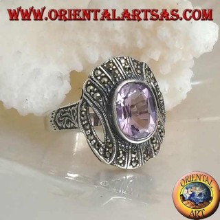 Silberring mit ovalem natürlichem Amethyst auf einer mit Markasit besetzten gestreiften Fassung