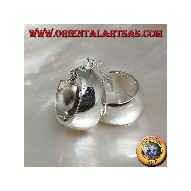 Boucle d'oreille simple ovale en argent avec fermeture à levier 18 x 16 x 8 mm