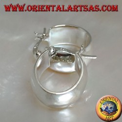 Boucle d'oreille simple ovale en argent avec fermeture à levier 18 x 16 x 8 mm