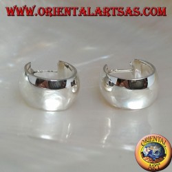 Boucle d'oreille simple ovale en argent avec fermeture à levier 18 x 16 x 8 mm