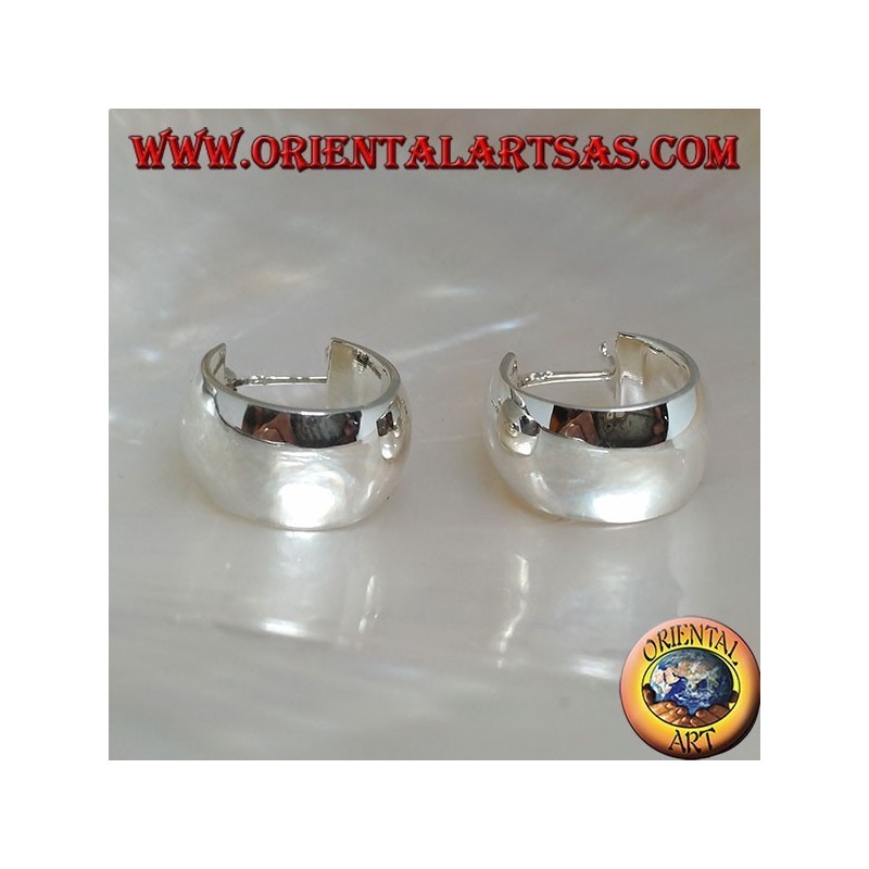 Pendiente simple ovalado ovalado de plata y cierre de palanca de 18 x 16 x 8 mm