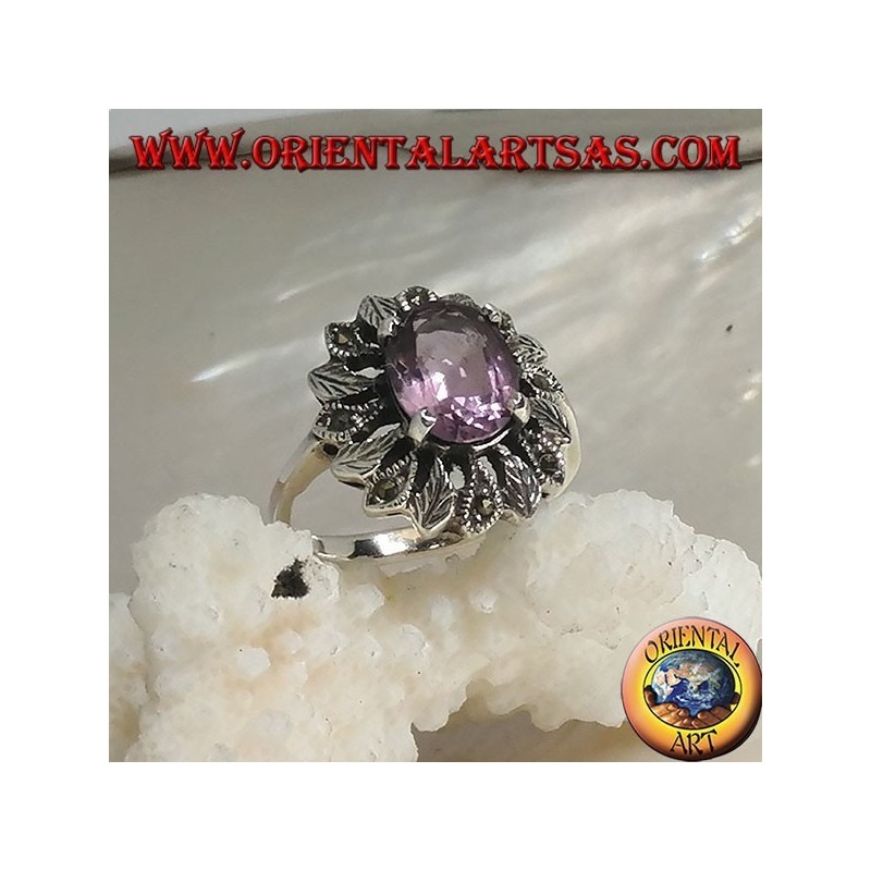 Silberring mit ovalem natürlichem Amethyst, umgeben von Silber- und Markasitblättern