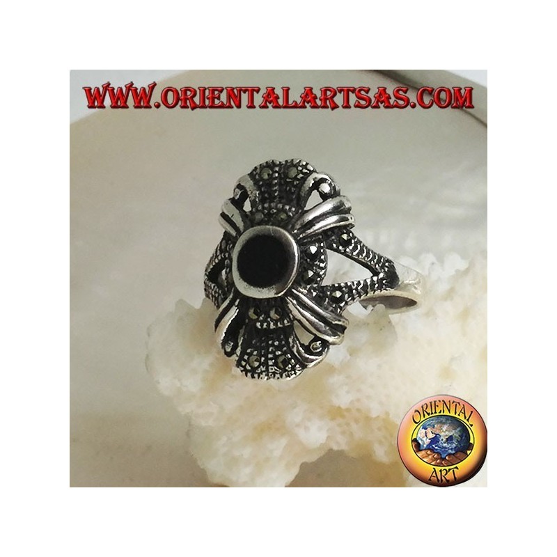 Silver ring with round onyx on an imperial style setting studded with marcasite